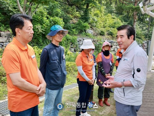 김동일 보령시장, 구슬땀 흘리는 피서지 근무자 현지 격려 나서