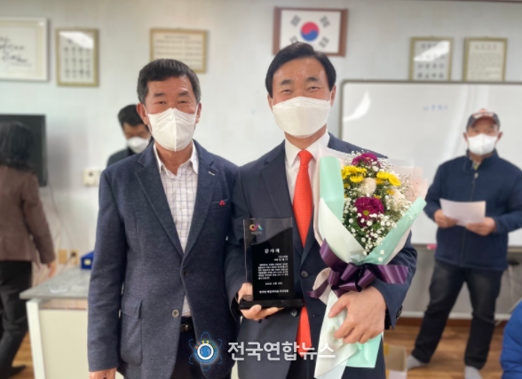 서산시의회 안원기 의원, 애정1리 주민들로부터 감사패 받아