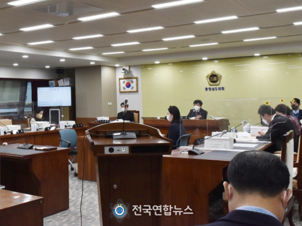 충남도의회 행문위, 문체국 소관 출연기관 의회와의 소통 강조