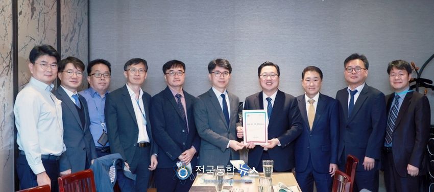 이장우 대전시장은 15일 기재부 예산담당자들과 간담회를가졌다.